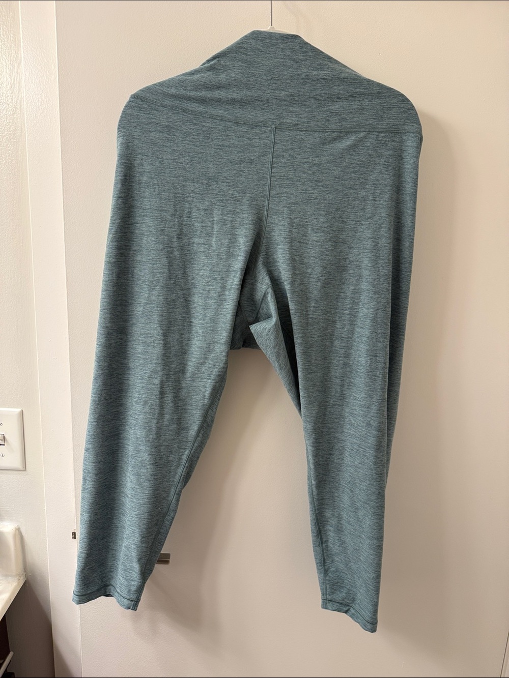 High-Rise Women's Performance Leggings in Heather Teal